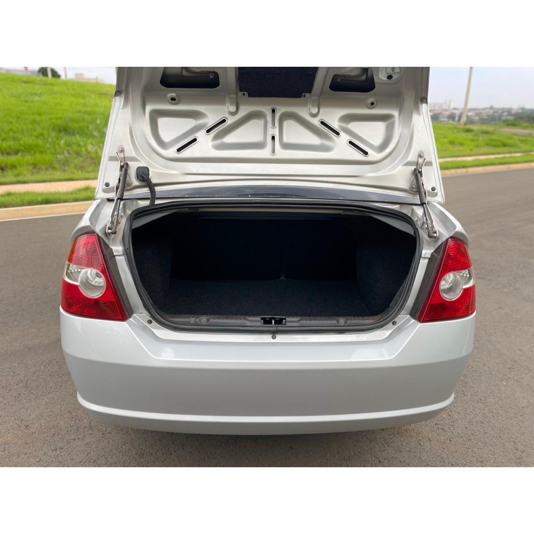 FORD Fiesta Sedan 1.6 4P FLEX