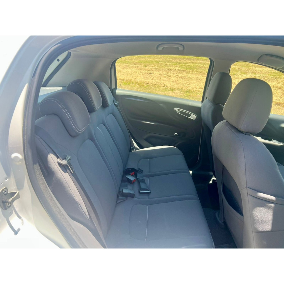 FIAT Punto 1.4 4P ATTRACTIVE FLEX