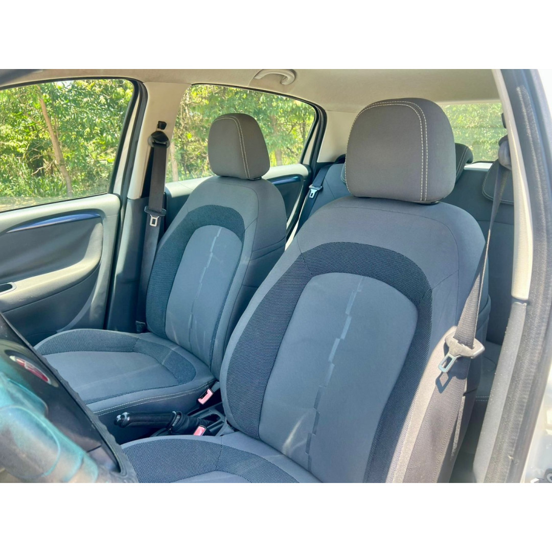 FIAT Punto 1.4 4P ATTRACTIVE FLEX