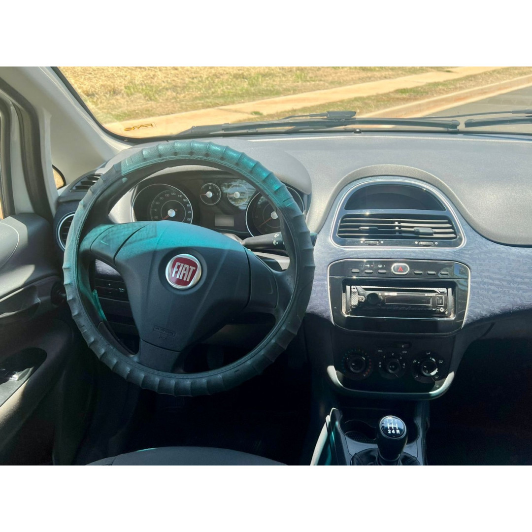 FIAT Punto 1.4 4P ATTRACTIVE FLEX