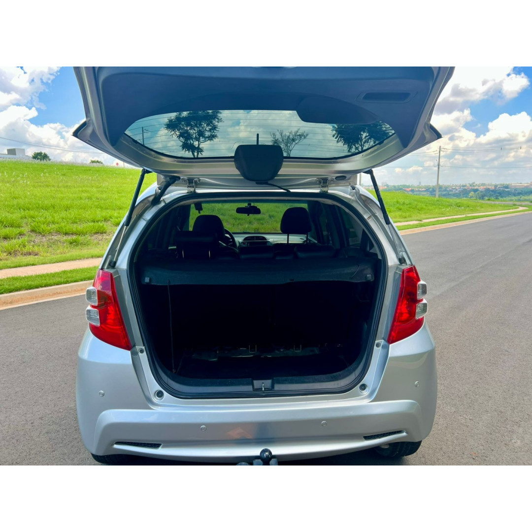 HONDA Fit 1.4 4P LX AUTOMÁTICO