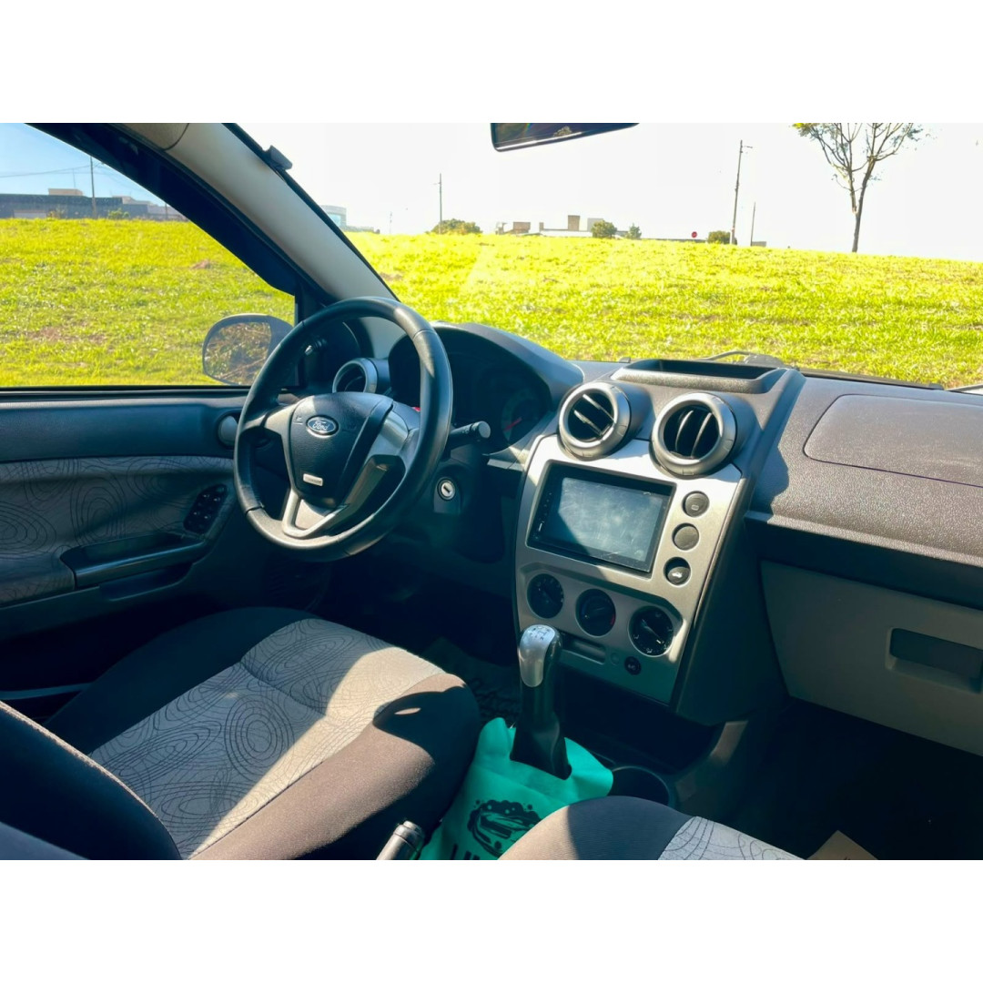 FORD Fiesta Sedan 1.6 4P FLEX