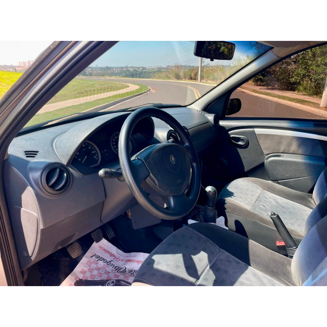RENAULT Logan 1.6 16V 4P FLEX PRIVILEGE
