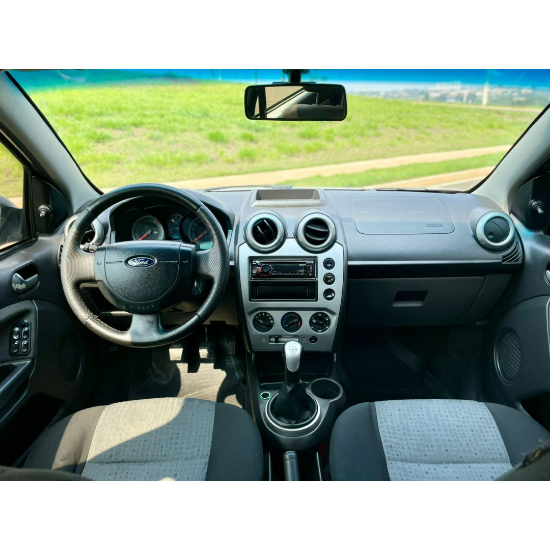 FORD Fiesta Sedan 1.6 4P ROCAM FLEX