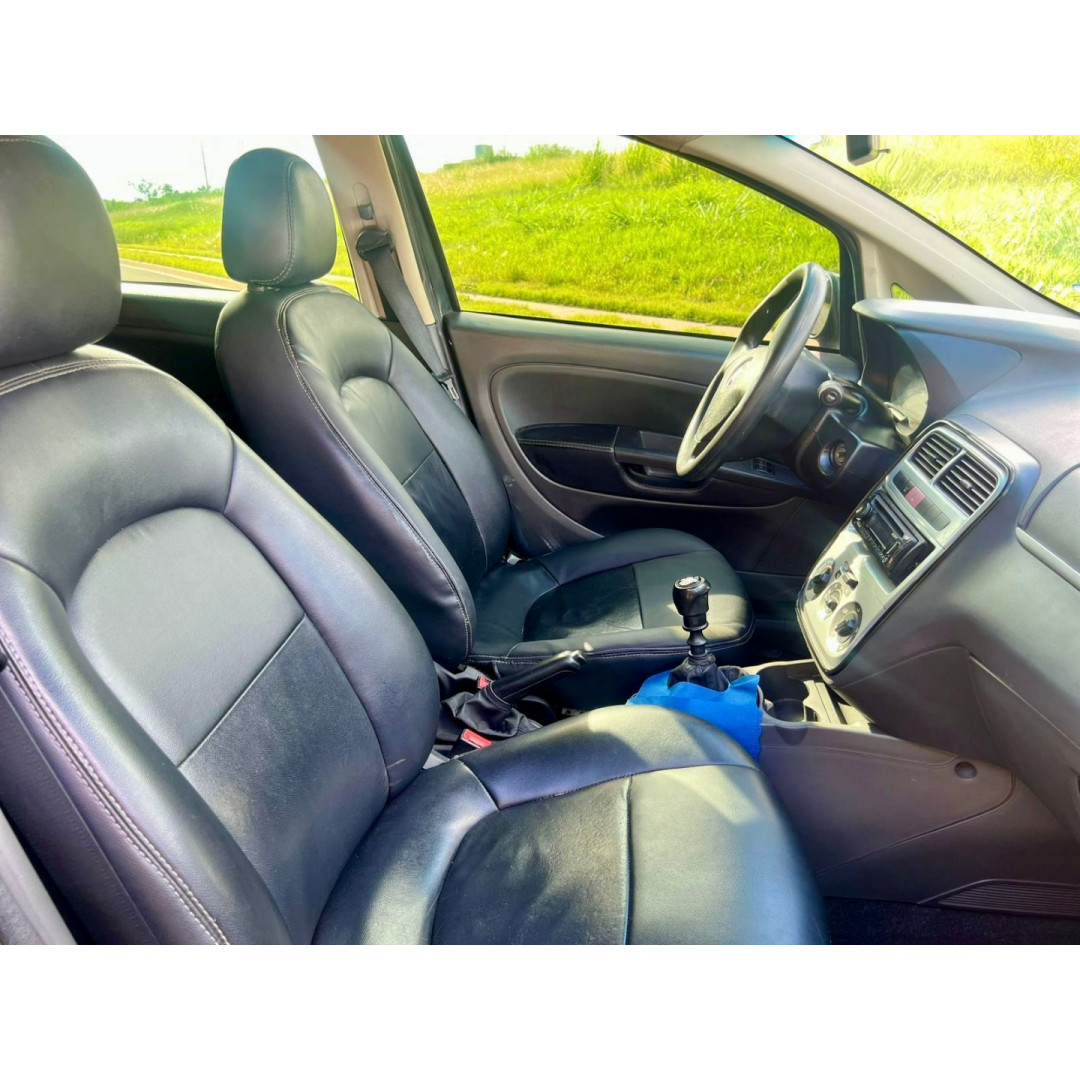 FIAT Punto 1.4 4P ATTRACTIVE FLEX