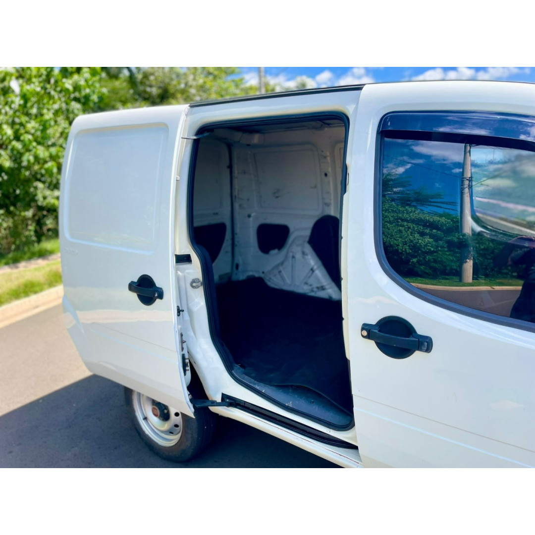 FIAT Doblo 1.8 4P CARGO