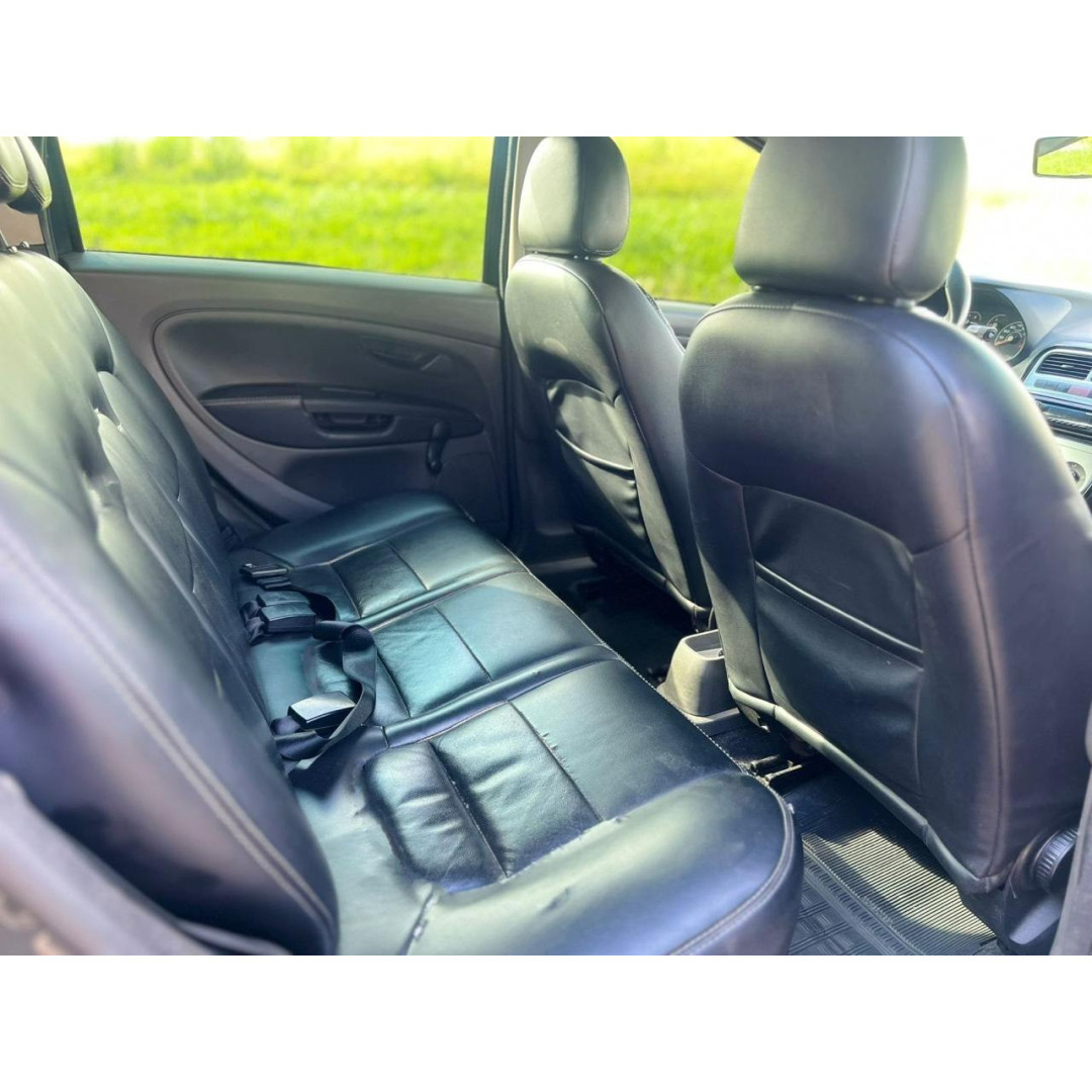FIAT Punto 1.4 4P ATTRACTIVE FLEX