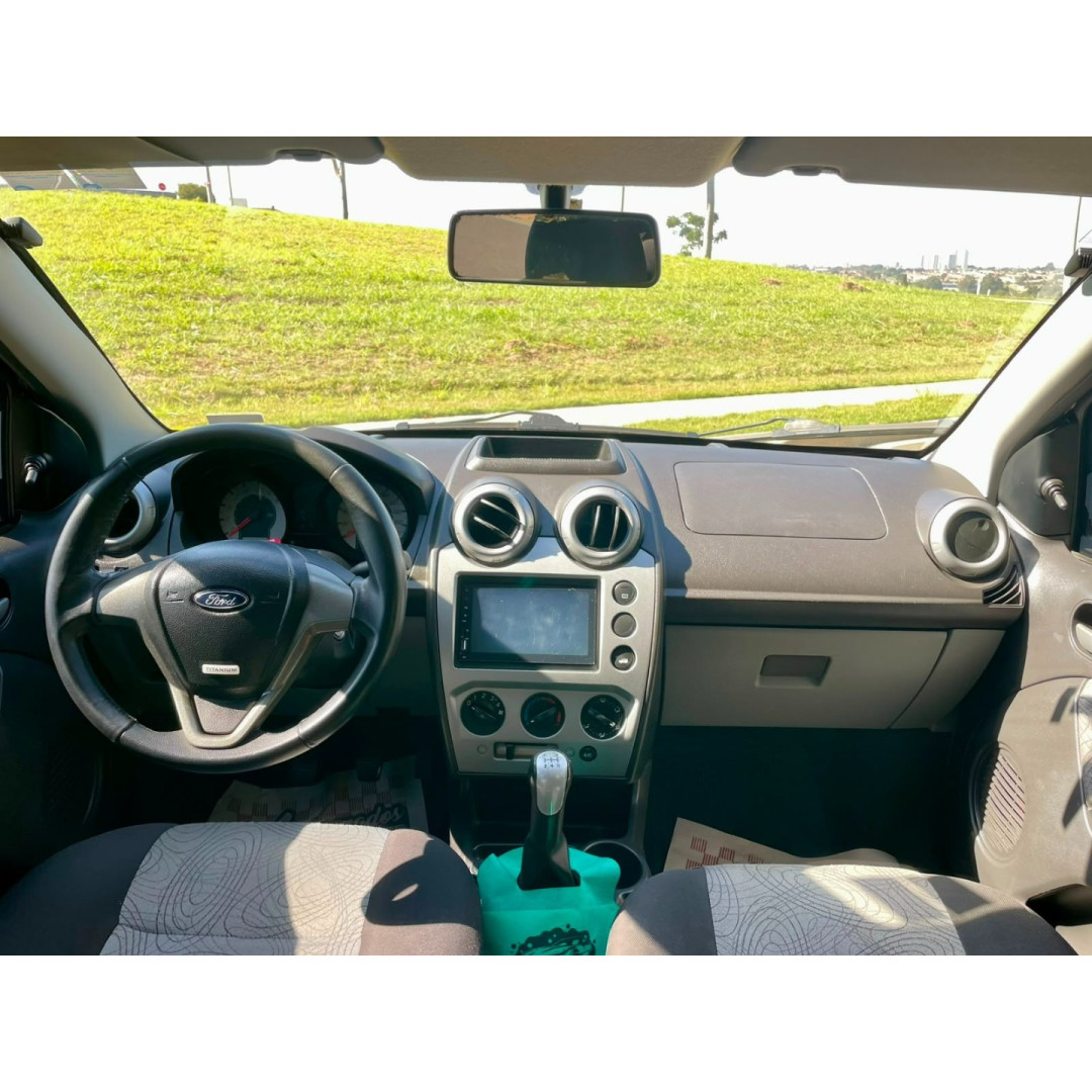FORD Fiesta Sedan 1.6 4P FLEX