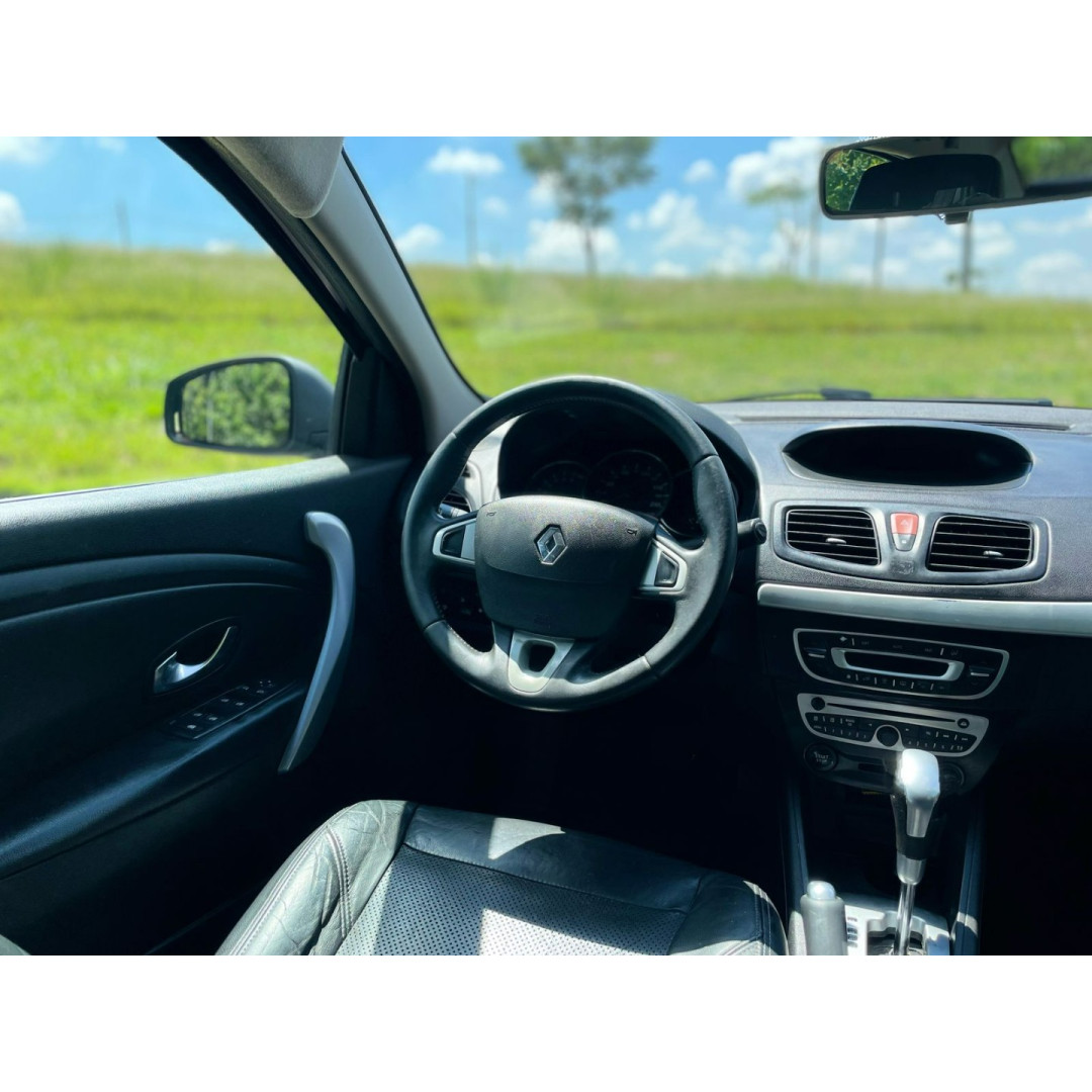 RENAULT Fluence 2.0 16V 4P FLEX DYNAMIQUE AUTOMÁTICO