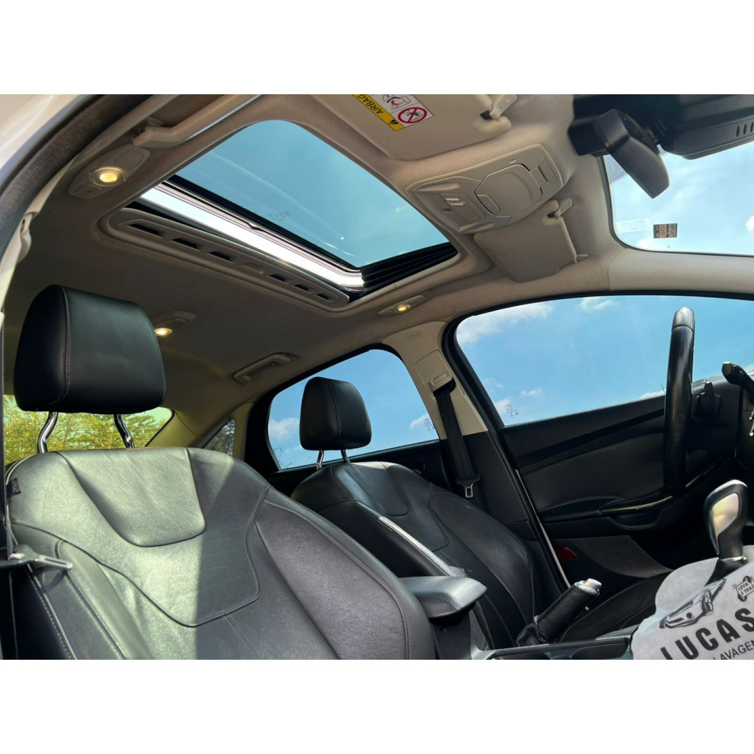 FORD Focus Sedan 2.0 16V 4P TITANIUM FLEX AUTOMÁTICO