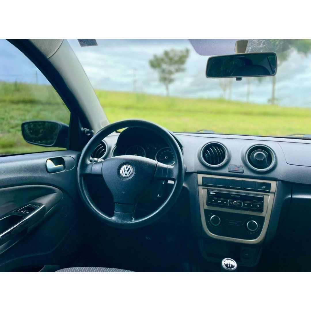 VOLKSWAGEN Voyage 1.0 4P FLEX