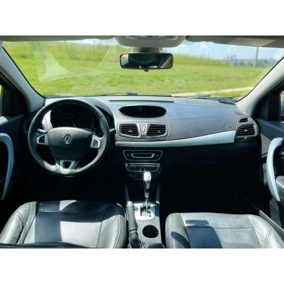 RENAULT Fluence 2.0 16V 4P FLEX DYNAMIQUE AUTOMÁTICO