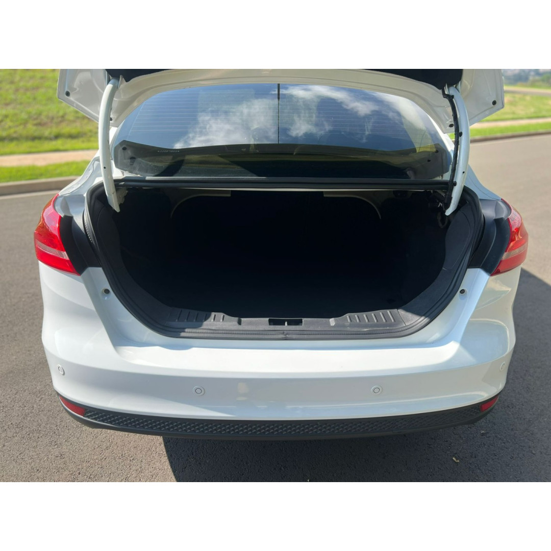 FORD Focus Sedan 2.0 16V 4P TITANIUM FLEX AUTOMÁTICO