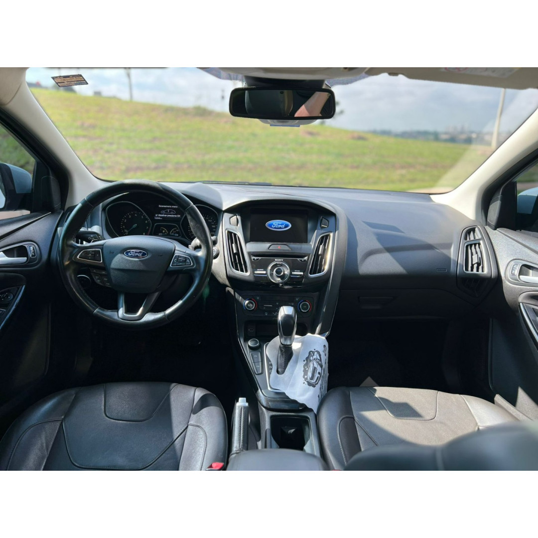 FORD Focus Sedan 2.0 16V 4P TITANIUM FLEX AUTOMÁTICO
