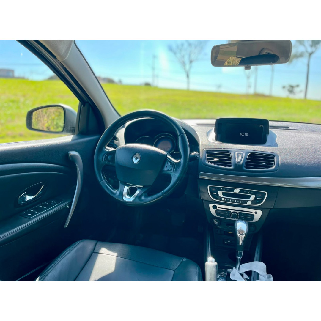 RENAULT Fluence 2.0 16V 4P FLEX DYNAMIQUE AUTOMÁTICO