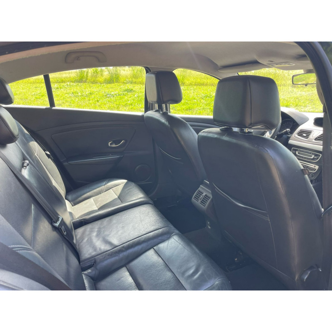 RENAULT Fluence 2.0 16V 4P FLEX DYNAMIQUE AUTOMÁTICO