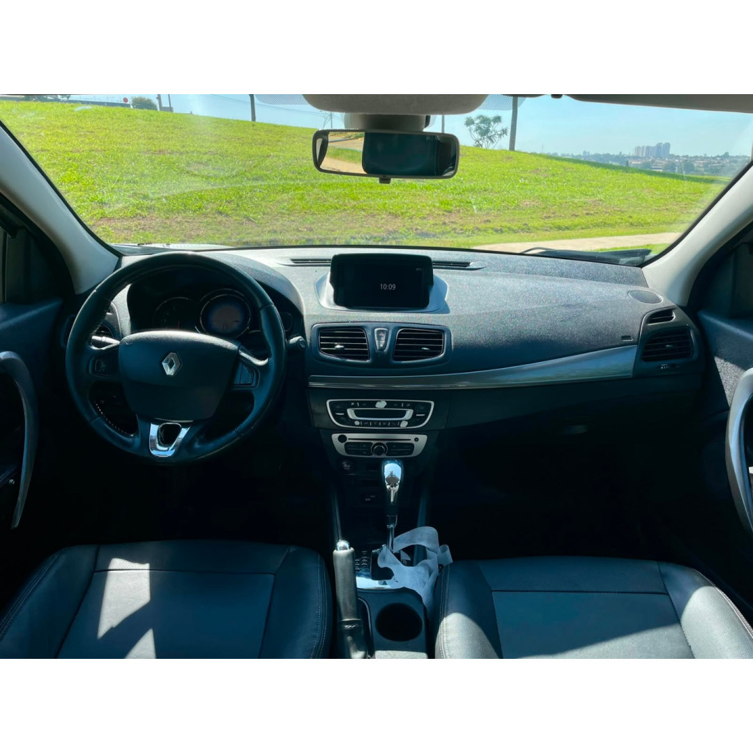 RENAULT Fluence 2.0 16V 4P FLEX DYNAMIQUE AUTOMÁTICO