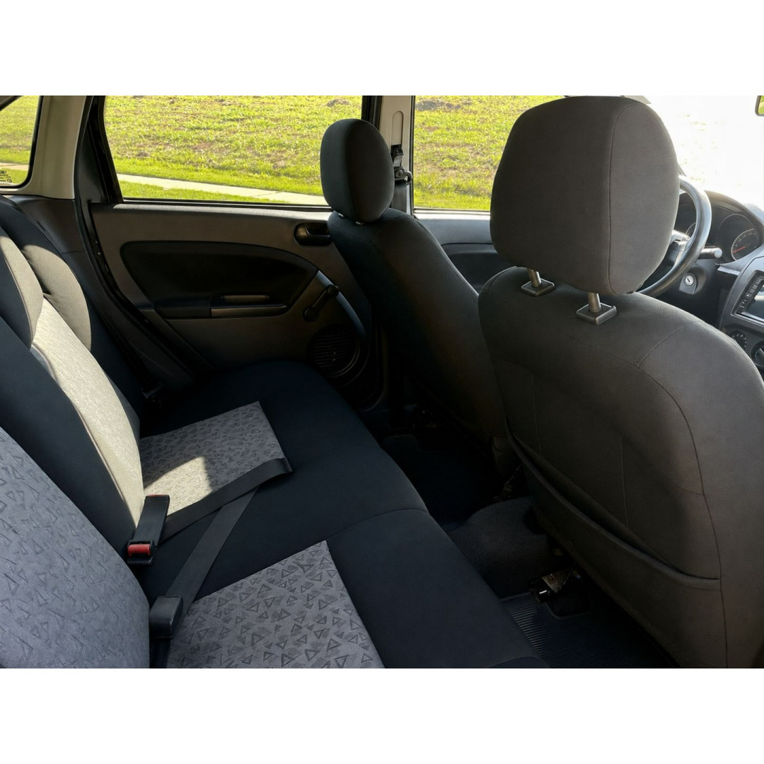 FORD Fiesta Sedan 1.6 4P FLEX