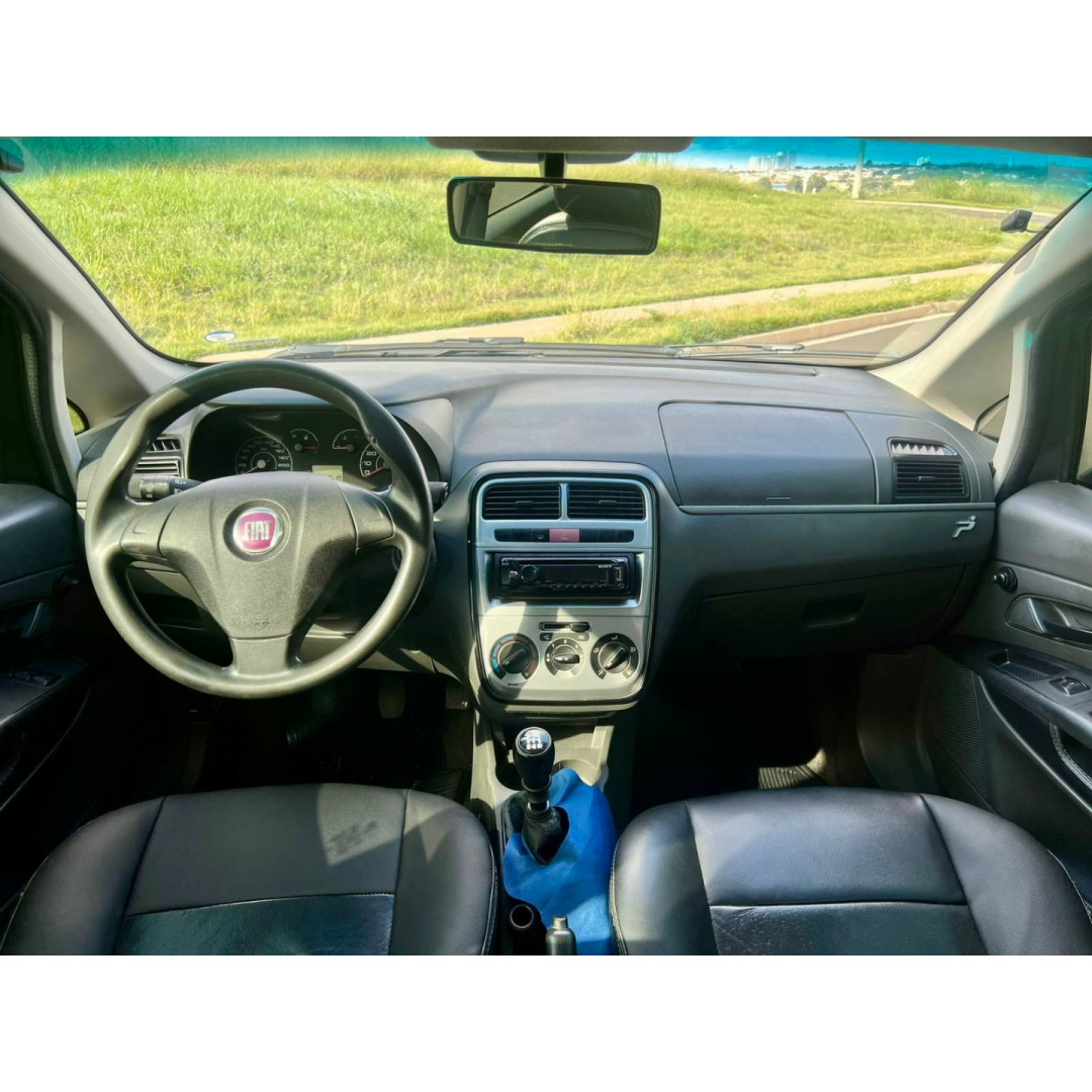 FIAT Punto 1.4 4P ATTRACTIVE FLEX