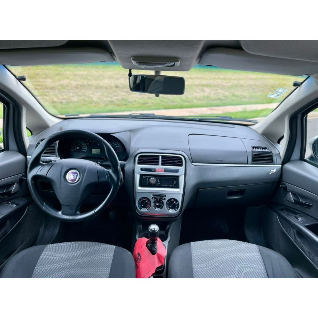 FIAT Punto 1.4 4P ATTRACTIVE FLEX