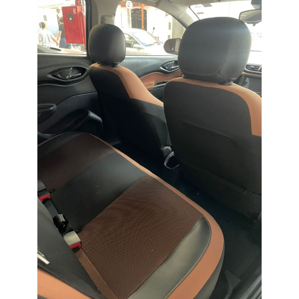 CHEVROLET Onix Hatch 1.4 4P FLEX ACTIVE