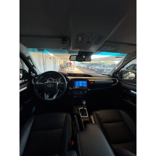TOYOTA Hilux Caminhonete 2.8 16V 4P SRX DIESEL CABINE DUPLA