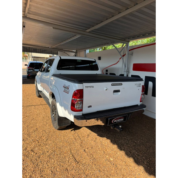 TOYOTA Hilux Caminhonete 3.0 16V 4P 4X4 SRV TURBO DIESEL CABINE DUPLA AUTOMÁTICO