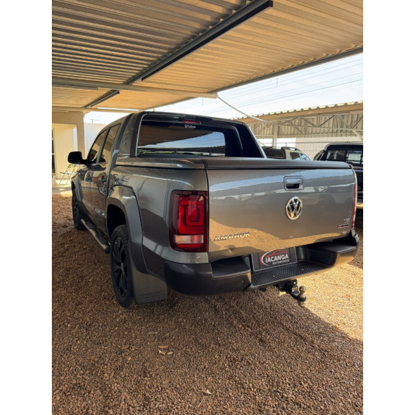 VOLKSWAGEN Amarok 3.0 V6 CABINE DUPLA HIGHLINE EXTREME 4X4 TURBO INTERCOOLER AUTOMÁTICO