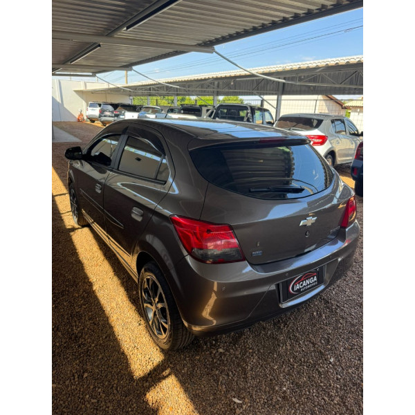 CHEVROLET Onix Hatch 1.4 4P FLEX LT AUTOMÁTICO