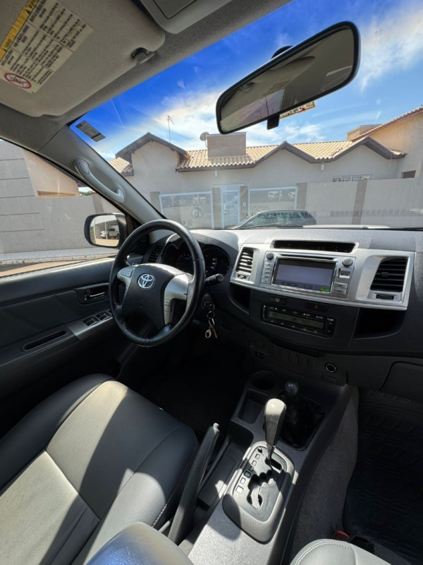 TOYOTA Hilux Caminhonete 3.0 16V 4P 4X4 SRV TURBO DIESEL