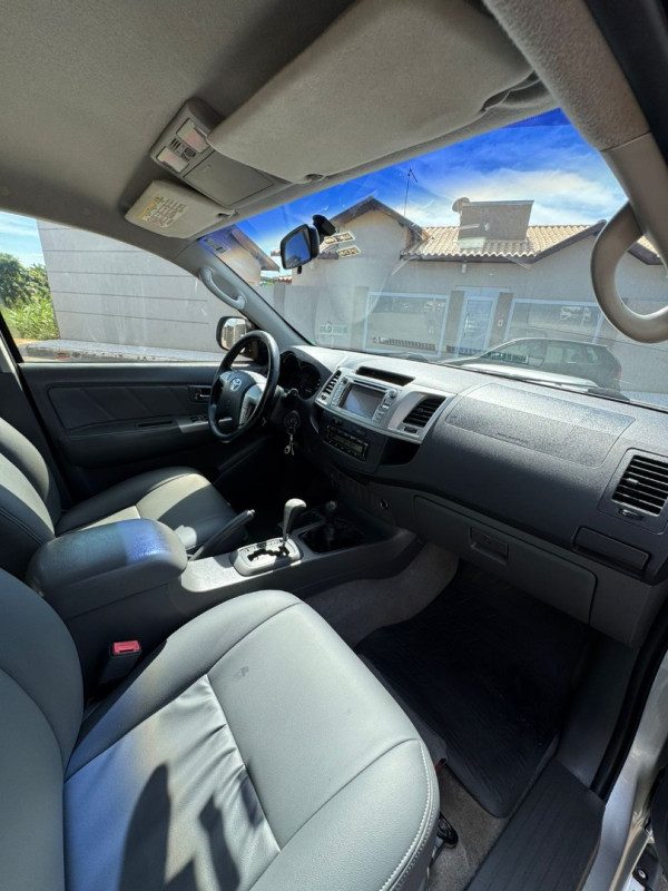 TOYOTA Hilux Caminhonete 3.0 16V 4P 4X4 SRV TURBO DIESEL