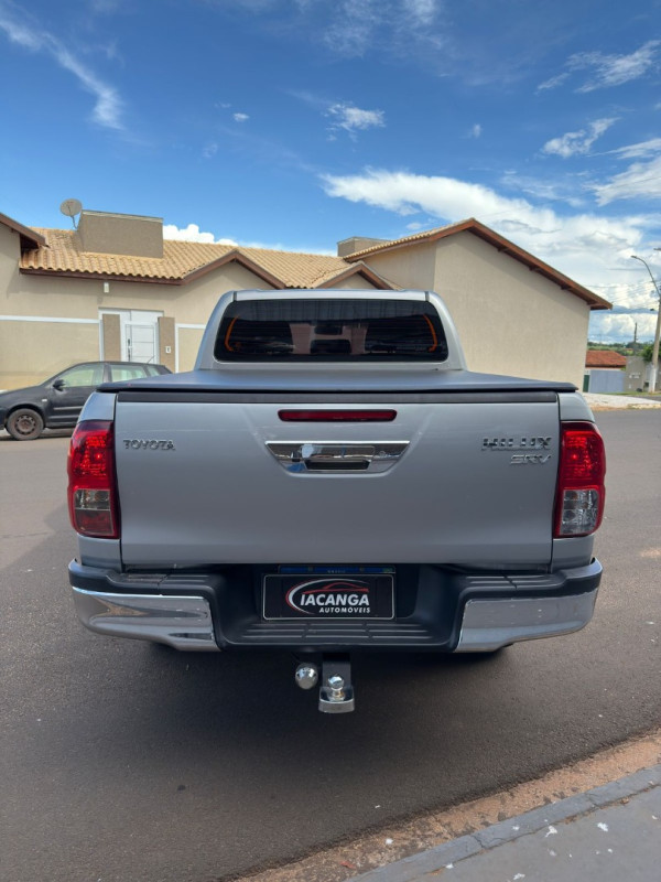 TOYOTA Hilux Caminhonete 2.7 16V 4P SRV FLEX CABINE DUPLA AUTOMÁTICO