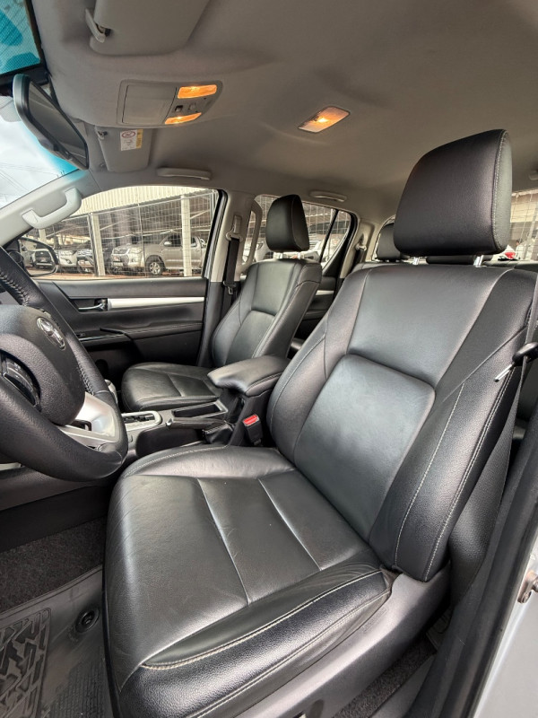 TOYOTA Hilux Caminhonete 2.8 16V SRV 4X4 DIESEL CABINE DUPLA AUTOMÁTICO