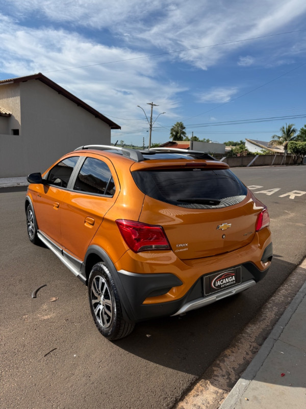 CHEVROLET Onix Hatch 1.4 4P FLEX ACTIV AUTOMÁTICO