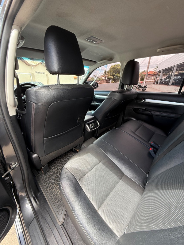 TOYOTA Hilux Caminhonete 2.8 16V 4P SRX DIESEL CABINE DUPLA