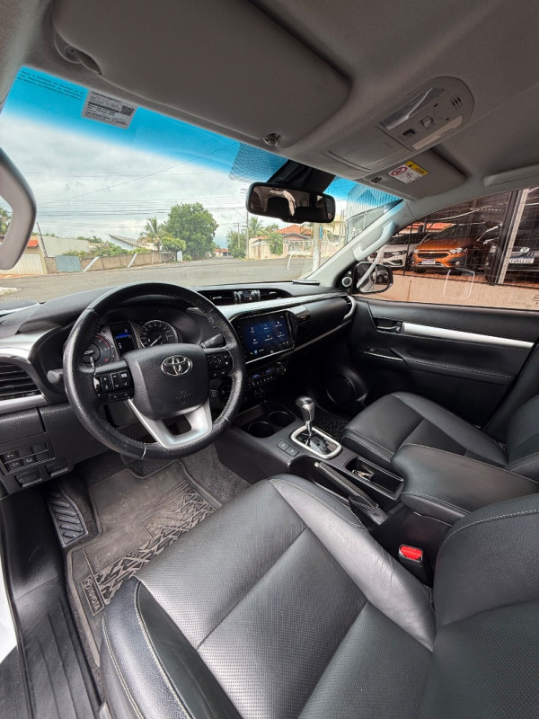 TOYOTA Hilux Caminhonete 2.8 16V SRX 4X4 TURBO DIESEL CABINE DUPLA AUTOMÁTICO