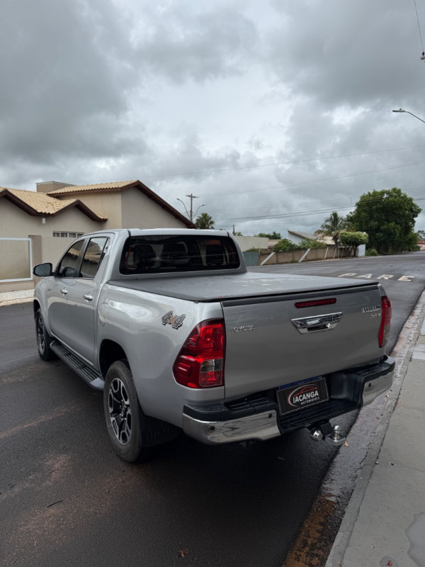 TOYOTA Hilux Caminhonete 2.8 16V SRV 4X4 DIESEL CABINE DUPLA AUTOMÁTICO