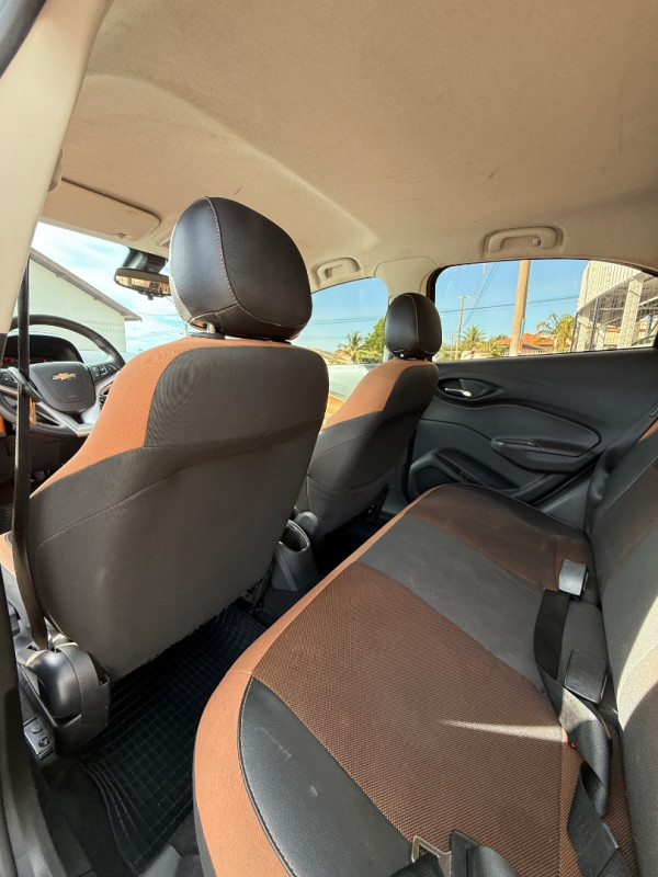 CHEVROLET Onix Hatch 1.4 4P FLEX ACTIV AUTOMÁTICO