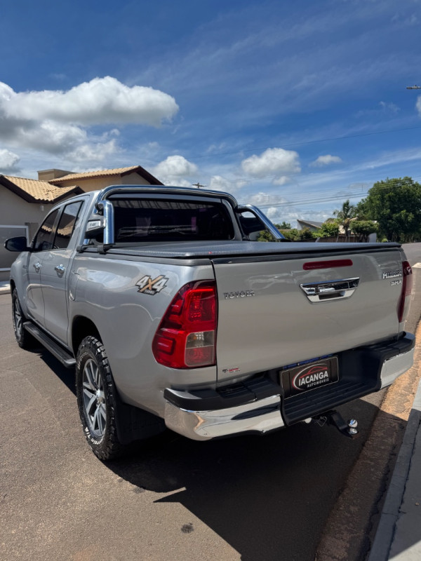 TOYOTA Hilux Caminhonete 2.8 16V 4P SRX DIESEL CABINE DUPLA