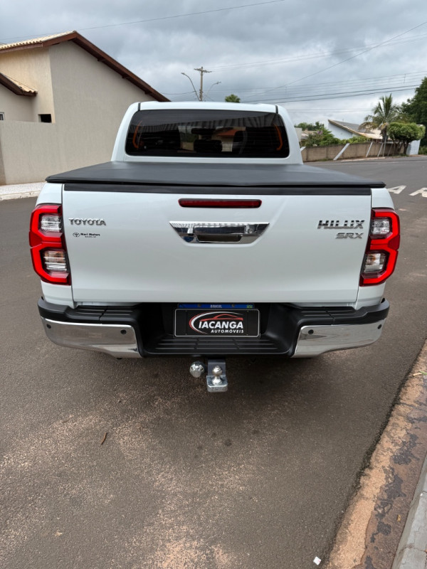 TOYOTA Hilux Caminhonete 2.8 16V SRX 4X4 TURBO DIESEL CABINE DUPLA AUTOMÁTICO