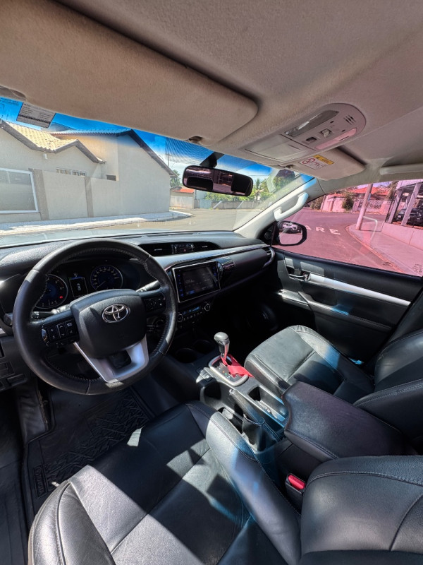 TOYOTA Hilux Caminhonete 2.8 16V 4P SRX DIESEL CABINE DUPLA