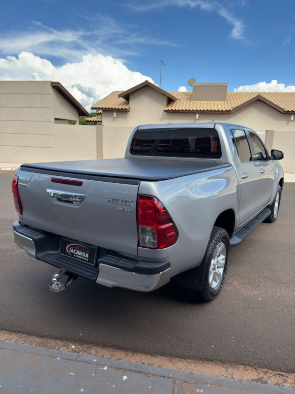 TOYOTA Hilux Caminhonete 2.7 16V 4P SRV FLEX CABINE DUPLA AUTOMÁTICO