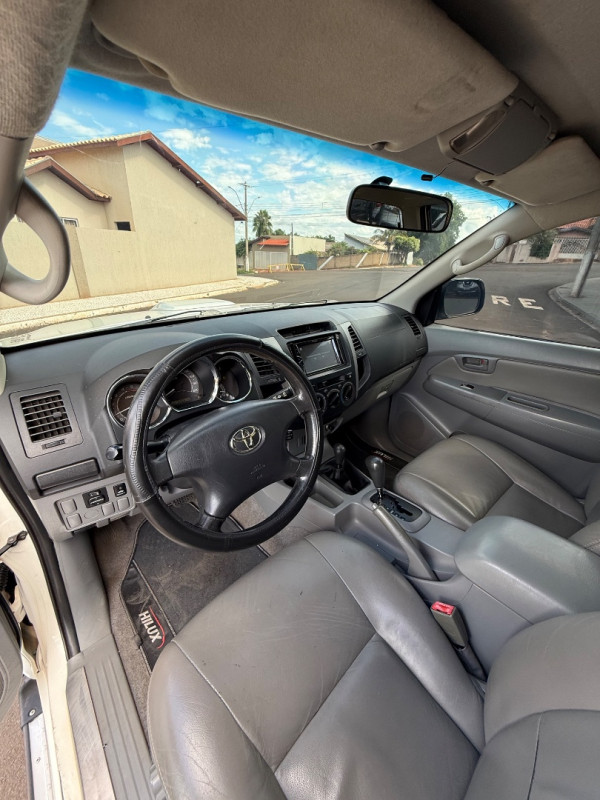 TOYOTA Hilux Caminhonete 3.0 4P 4X4 DIESEL CABINE DUPLA