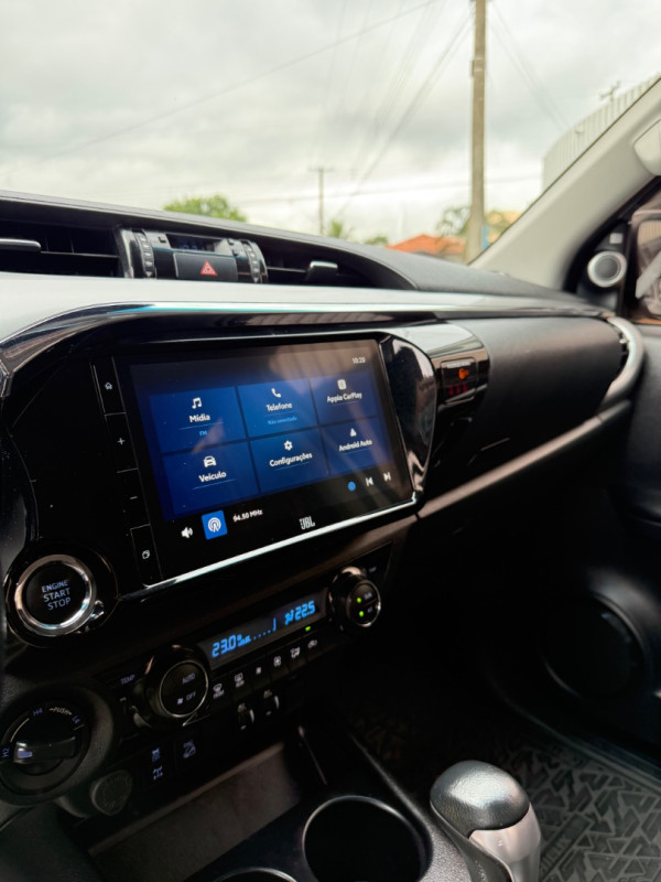 TOYOTA Hilux Caminhonete 2.8 16V SRX 4X4 TURBO DIESEL CABINE DUPLA AUTOMÁTICO