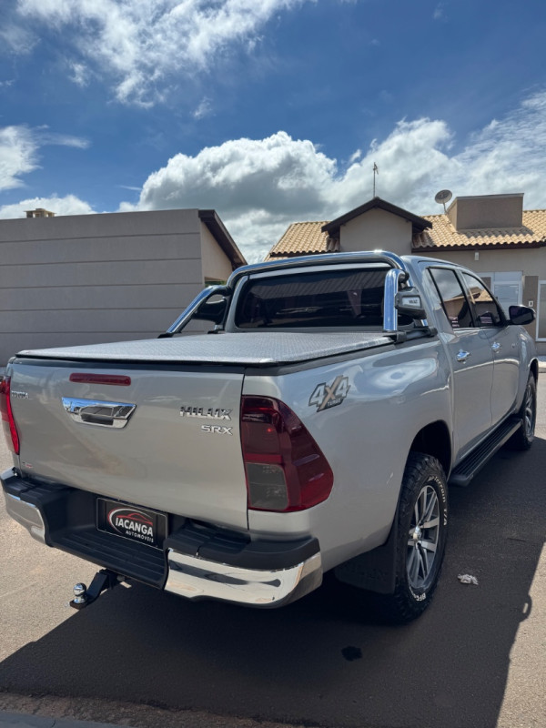 TOYOTA Hilux Caminhonete 2.8 16V 4P SRX DIESEL CABINE DUPLA