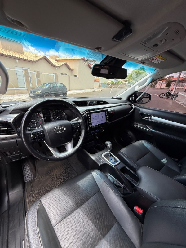 TOYOTA Hilux Caminhonete 2.8 16V 4P SRX DIESEL CABINE DUPLA