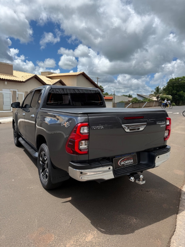 TOYOTA Hilux Caminhonete 2.8 16V 4P SRX DIESEL CABINE DUPLA