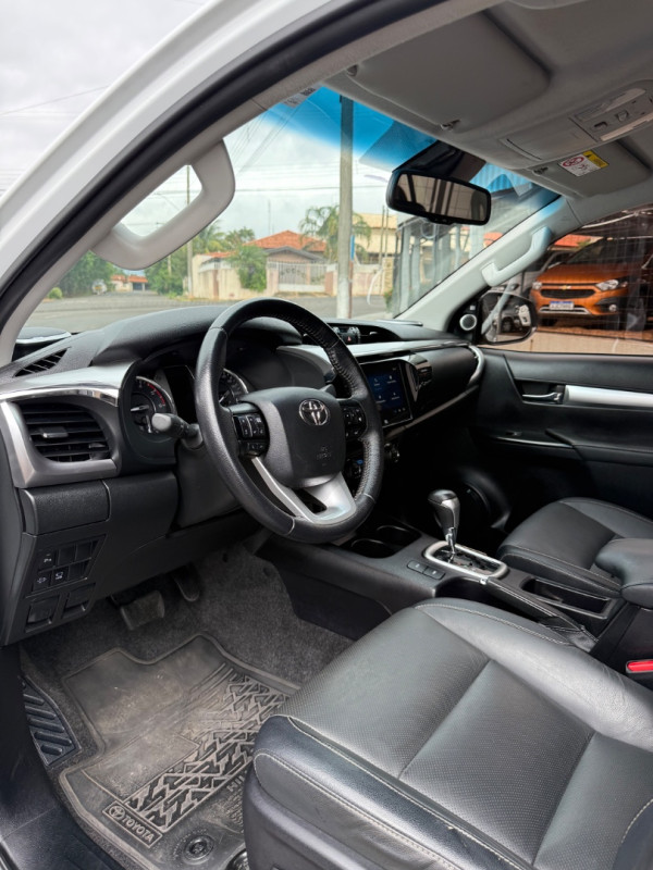TOYOTA Hilux Caminhonete 2.8 16V SRX 4X4 TURBO DIESEL CABINE DUPLA AUTOMÁTICO