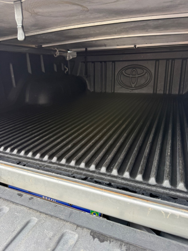 TOYOTA Hilux Caminhonete 2.8 16V SRV 4X4 DIESEL CABINE DUPLA AUTOMÁTICO