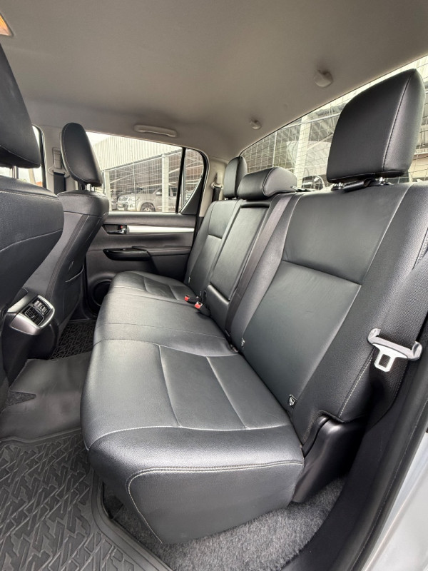 TOYOTA Hilux Caminhonete 2.8 16V SRV 4X4 DIESEL CABINE DUPLA AUTOMÁTICO